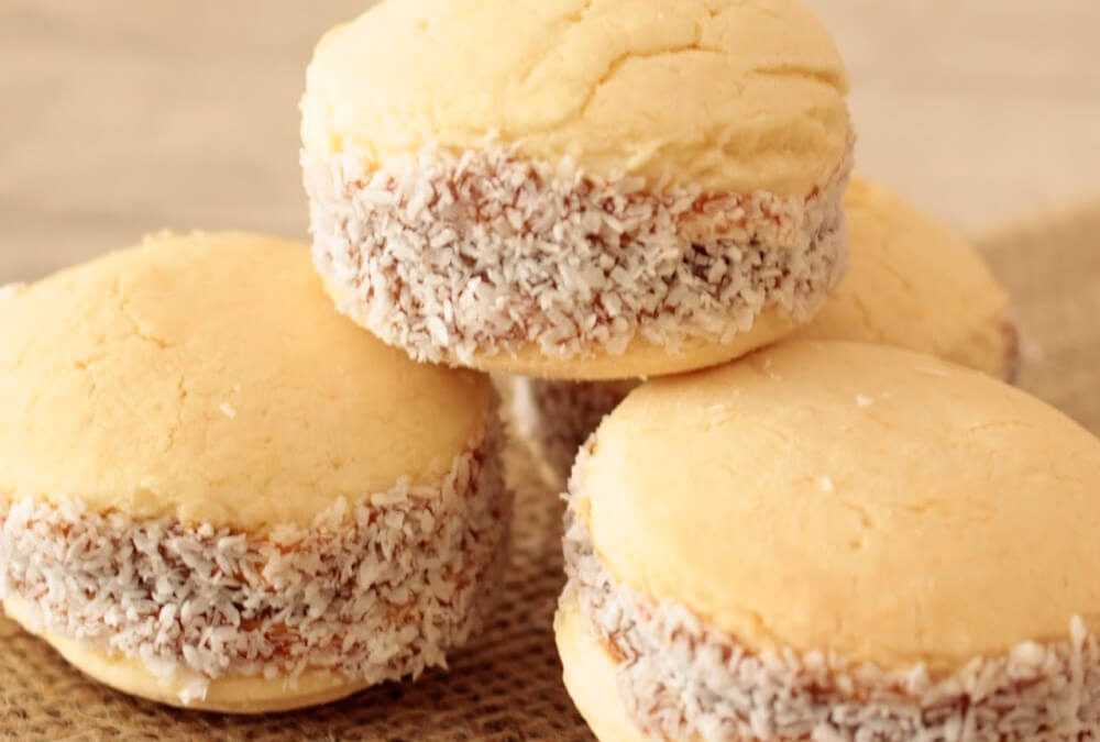 ALFAJORES DE MAICENA RELLENOS CON MANJAR