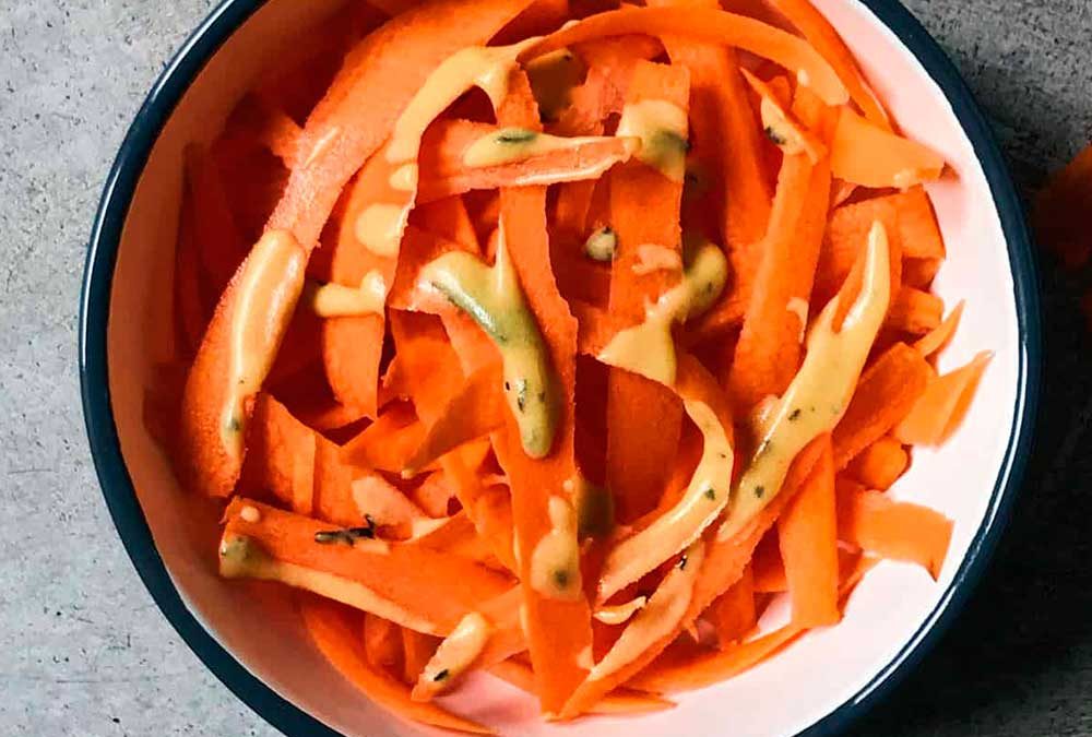 ENSALADA DE ZANAHORIA CON CILANTRO Y CURRY