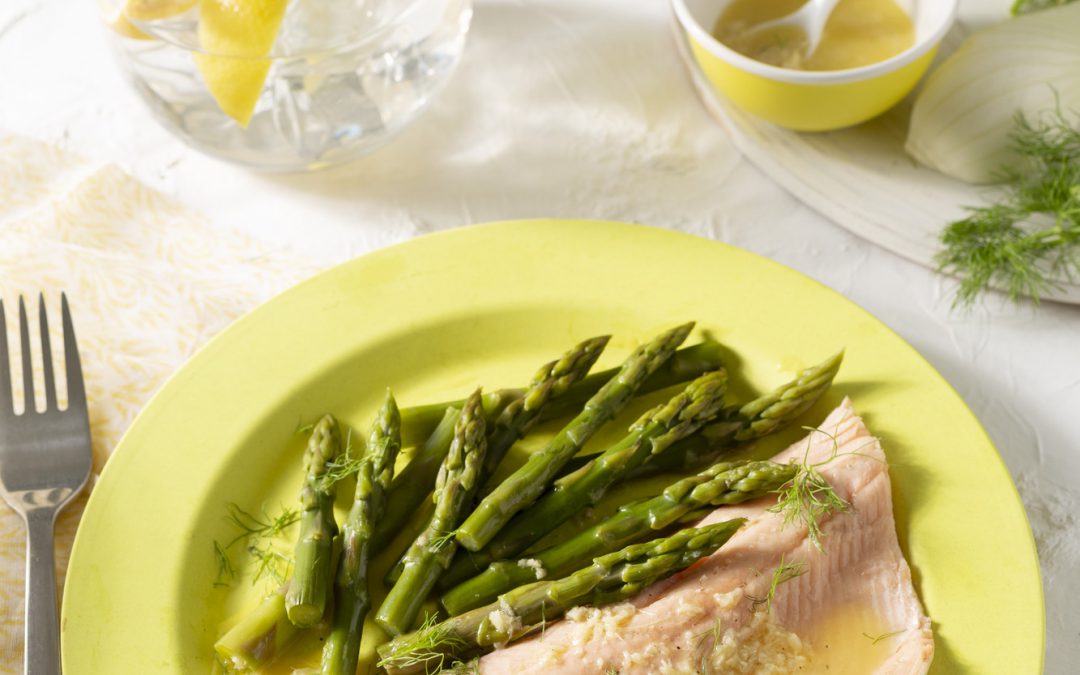 FILETES DE TRUCHA Y ESPÁRRAGOS CON MANTEQUILLA Y JENGIBRE