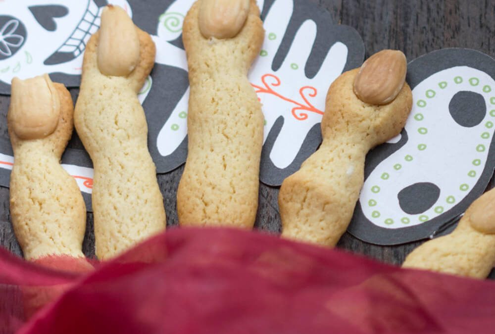 GALLETAS EN FORMA DE DEDOS DE BRUJA