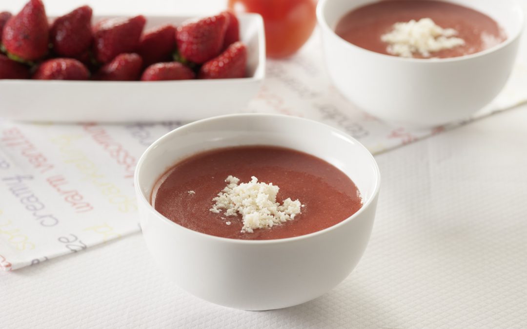 GAZPACHO DE FRUTILLAS CON QUESO DE CABRA