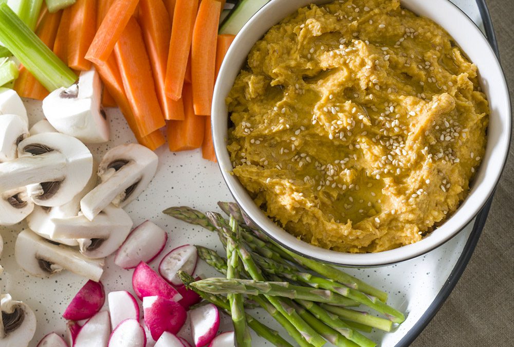 HUMMUS DE CAMOTE CON VERDURAS CRUDAS