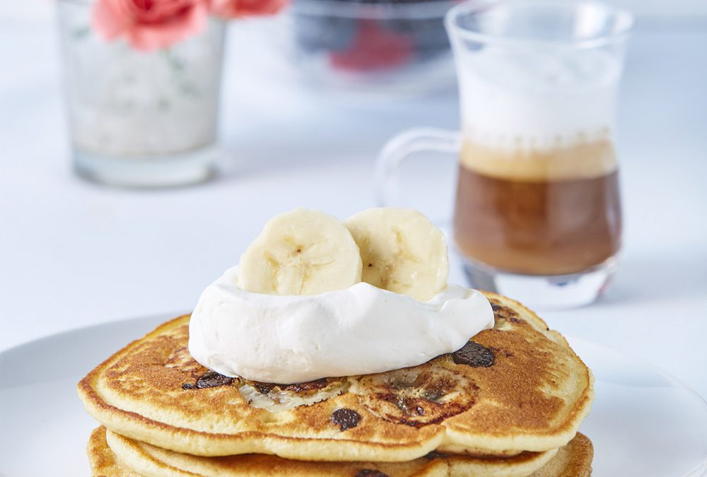 HOTCAKES DE PLÁTANO Y CHISPAS DE CHOCOLATE