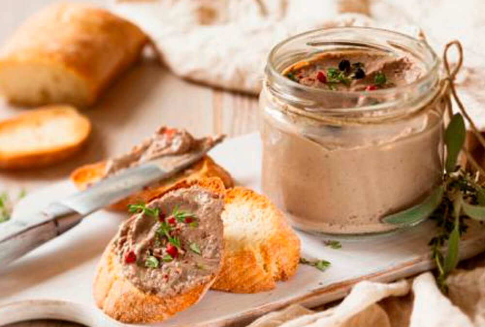 PATÉ DE POLLO CON NUECES Y CRANBERRIES AROMATIZADO AL OPORTO