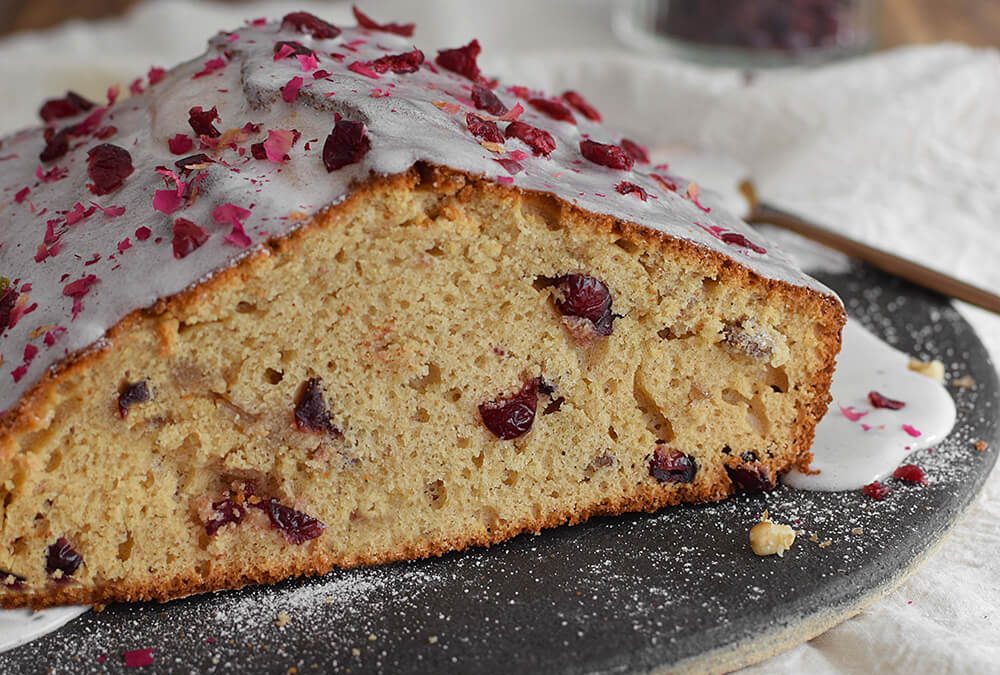 QUEQUE DE NAVIDAD CON CHOCOLATE BLANCO, CRANBERRIES Y NUEZ