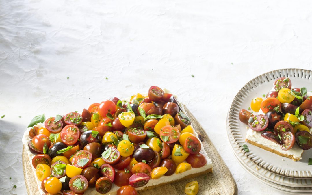 TARTA DE TRES QUESOS Y TOMATES CHERRY