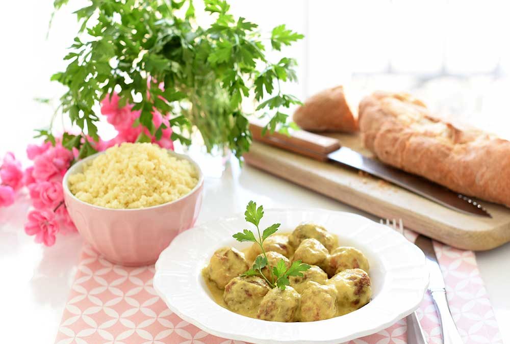 ALBÓNDIGAS DE PESCADO CON SALSA DE CURRY