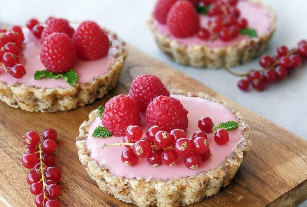 TARTALETAS «RAW» CON CHEESECAKE DE FRAMBUESAS