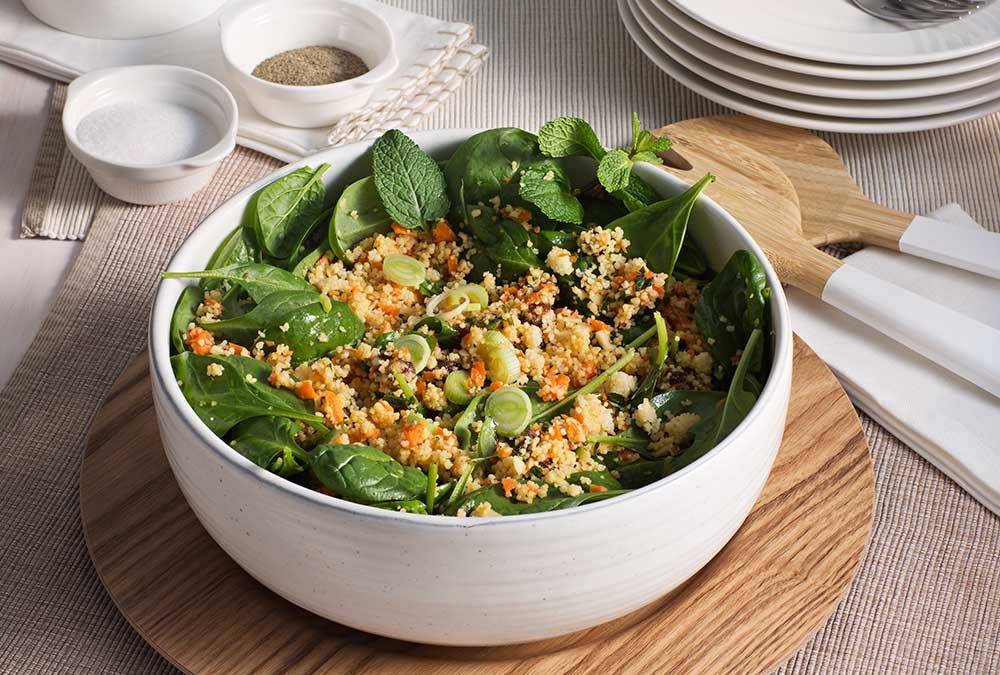 ENSALADA DE CUSCÚS CON DÁTILES Y ALMENDRAS