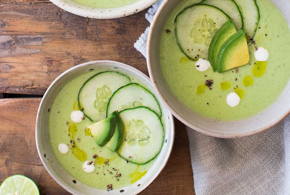 SOPA FRÍA DE PEPINO, YOGURT Y PALTA